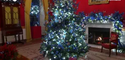Casa Bianca, le decorazioni natalizie di Melania: 10mila farfalle, 50 alberi, 213 metri di ghirlande