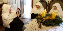 Viaggio nel convento austriaco occupato dalle suore "ribelli" di Instagram