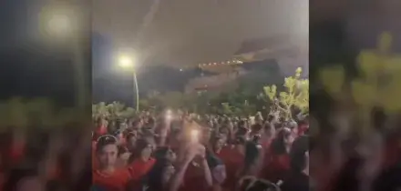 Migliaia di donne senza velo in Iran alla maratona di Kish. Arrestati gli organizzatori