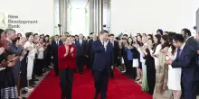 La Cina cerca sponde nel Sud Globale, "non ci inginocchiamo davanti al bullo Trump"