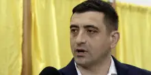 In Romania si rivota per il presidente, dopo il fattaccio. Strafavorita l'estrema destra di Simion, ma sarà ballottaggio