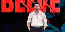 Michele Morrone a Belve: "Per un anno e mezzo fui drogato a mia insaputa. Per la fine di un amore ho sfiorato il coma etilico"