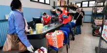 Il lavoro non basta più a proteggere dalla povertà. Caritas: forte crescita delle famiglie assistite