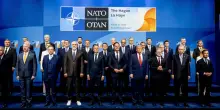 Vertice Nato, la dichiarazione. "Russia minaccia di lungo termine, sostegno a Kiev. Riaffermato l'art. 5: attacco a uno è attacco a tutti"