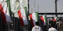Il regime in Iran è ancora più brutale. Ma Trump, che prima voleva cambiarlo, ora valuta di pagarlo