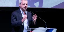 Enrico Mentana ringrazia per i messaggi ricevuti: "Non scomparirò. Un saluto speciale a odiatori e calunniatori"