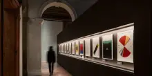Il disegno grafico del mondo alla Fondazione Prada di Venezia