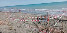 Indagato per omicidio il padre di Riccardo Boni, il ragazzo morto sepolto dalla sabbia