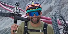 Andreas Tonelli precipita per 200 metri in Val Gardena. Biker estremo e influencer, aveva 48 anni