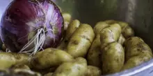 Olio, patate, caffè, cipolle... Salgono le temperature e i prezzi dei beni alimentari si impennano