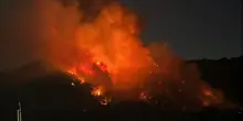 Incendi, caldo record e cieli di fumo dal Mediterraneo al Nord