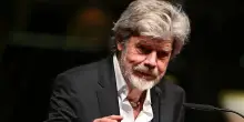 Reinhold Messner si scaglia contro Confortola: "È il nulla nell'alpinismo, lo considero un turista"
