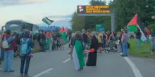 Corteo Pro Pal a Torino: tensione con la polizia, feriti due agenti
