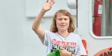 Greta Thunberg liberata ed espulsa da Israele: "Noi di Flotilla maltrattati, ma a Gaza è un genocidio"