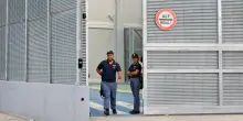 150 migranti, 32 rimpatri, 41 milioni di euro. Un anno dei centri in Albania in numeri