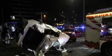 Incidente mortale a Roma: la vittima è una ragazza di 20 anni. Ipotesi di una gara tra auto