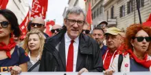 Landini boccia la manovra e avverte: "Sciopero generale non escluso" A Roma con la Cgil 100mila persone
