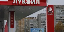 Le sanzioni di Trump mordono. Lukoil vende gli asset internazionali
