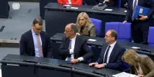 Friedrich Merz bocciato a sorpresa, in Aula al Bundestag anche Angela Merkel