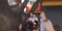 Attentato al senatore Uribe in Colombia: spari alla schiena durante un comizio a Bogotà