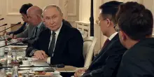 Vladimir Putin: "Pronto a incontrare Zelensky a fine negoziato, ma poi chi firmerà l'accordo?"
