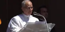 Papa Leone XIV: "Dolore per l'attacco israeliano alla chiesa di Gaza. Cessi la barbarie della guerra"