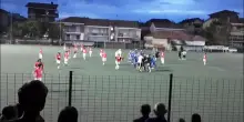 Portiere 13enne pestato da un genitore, il video dell'aggressione