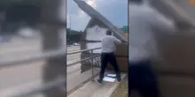 Texas, il senatore Cruz cancella i graffiti anti-Kirk: "Spazzatura piena di odio"