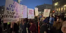 Tensione a Manhattan dopo i blitz dell'agenzia per l'immigrazione: "Stop alle deportazioni"