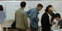 Sudcorea al voto per eleggere il presidente, favorito il candidato progressista