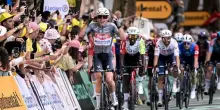 Ciclismo, al Tour tappa e maglia per  Jasper Philipsen