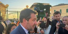 Salvini contestato a Livorno avverte: fascisti rossi risvegliano mostro