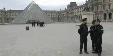 Parigi: rapina al Louvre, museo chiuso tutta la giornata