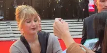 Festa Roma, bagno di folla per Jennifer Lawrence sul red carpet