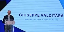 Valditara: orale alla maturità solo su 4 materie scelte dal ministero
