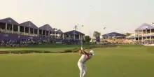 Golf, McIlroy aggancia la vetta a Dubai