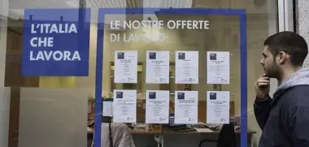 Lavoro, Istat: ad ottobre +75mila occupati, su anno +224mila