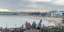 Australia, spari a Bondi Beach durante la festa di Hannukah: almeno 12 morti