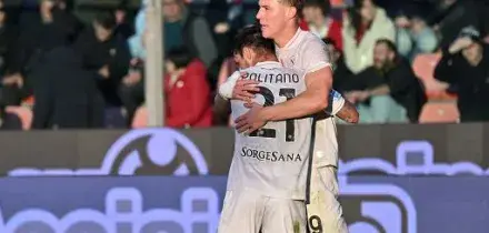 Calcio, Cremonese-Napoli 0-2, doppietta di Hojlund