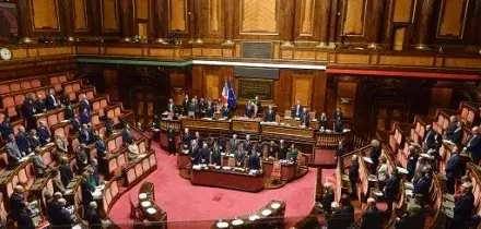 Ddl Antisemitismo, passa il testo della maggioranza. Pd si divide