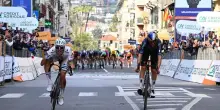 Ciclismo, Milano-Sanremo: Pogacar cade, rimonta e trionfa