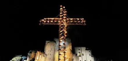 &rdquo;Guerre, abusi e autorit&agrave; senza limiti&rdquo; nella prima Via Crucis di Leone