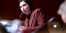 Schlein: governo che sta cadendo a pezzi, impegnato a rincorrere lo scandalo del ministro del giorno