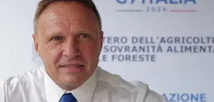 Lollobrigida a Vinitaly: nostra cucina non sarebbe cos&igrave; senza vino