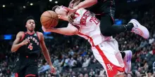 Playoff NBA: Houston resta viva, ok Pistons e Cavs