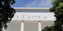 Biennale Arte, si dimette la giuria internazionale