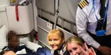Bambino nasce a bordo di un aereo, Ita Airways: benevenuto