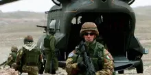 Il mondo si riarma, cresce la spesa militare. Boom in Italia: +20%