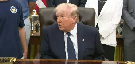 Iran, Trump ha annunciato la sospensione del suo Project Freedom per scortare le navi nello Stretto di Hormuz