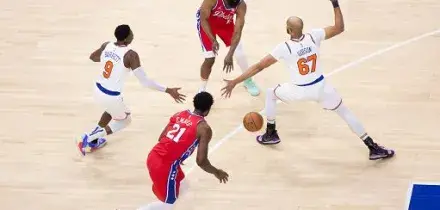 Playoff Nba, Knicks avanti 2-0. Spurs pareggiano